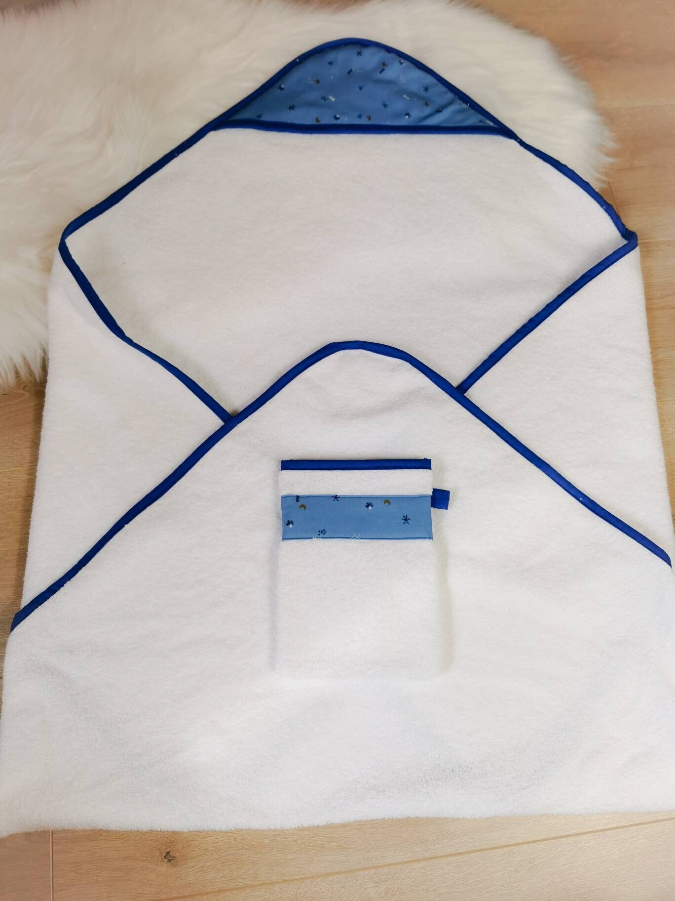 Cape de Bain et Gant Toilette en Coton Pour Bébé Thème Bleu Marine