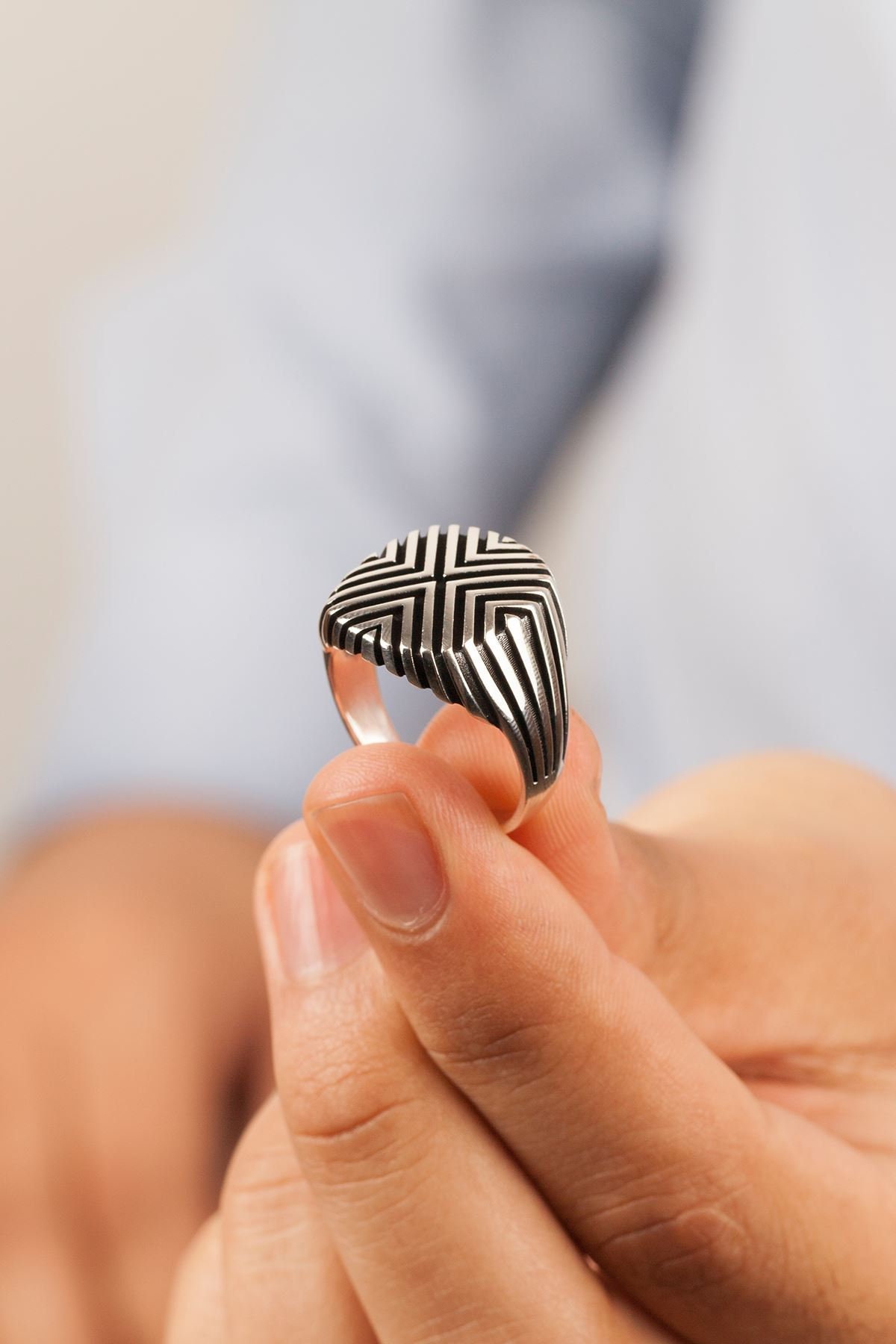 幾何学模様のソリッド 925 スターリング シルバー メンズ リング