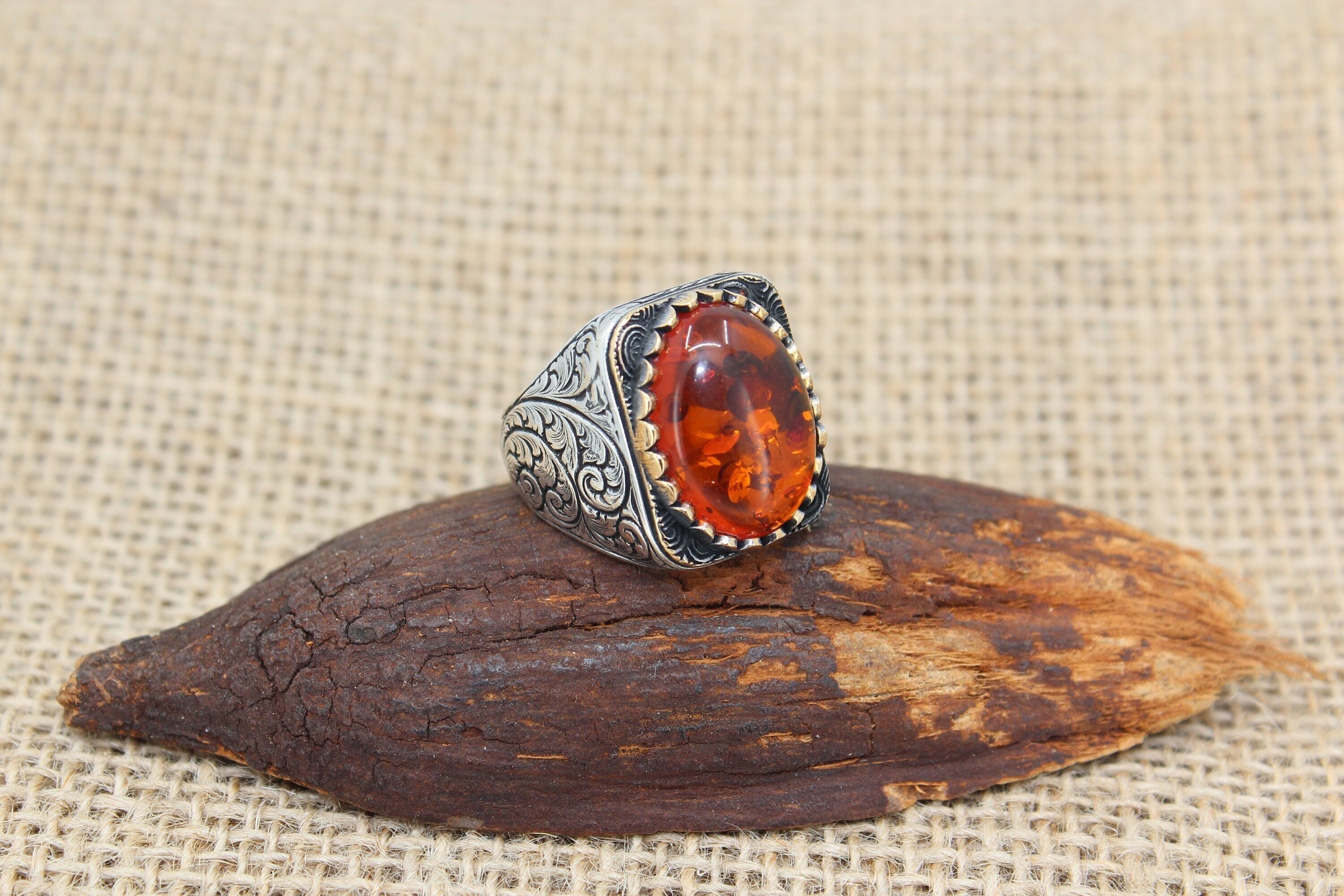 Solid 925 Sterling Silver Vav Design Men's Ring - Oval Baltic Amber Simulated Stone