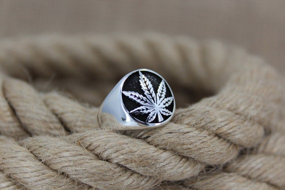 Sterlng Slver Cannabs Rng Folded Marjuana Leaf Ganja Satva Weed Sterlng Slver Cannabs Rng Folded Marjuana Leaf Ganja Satva Weed