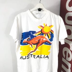 Vintage 1995 australian kangaroo logo Pop Magazine Tee/ Fotofolio / Artwork Tee / MoMa/ Size M image 2
