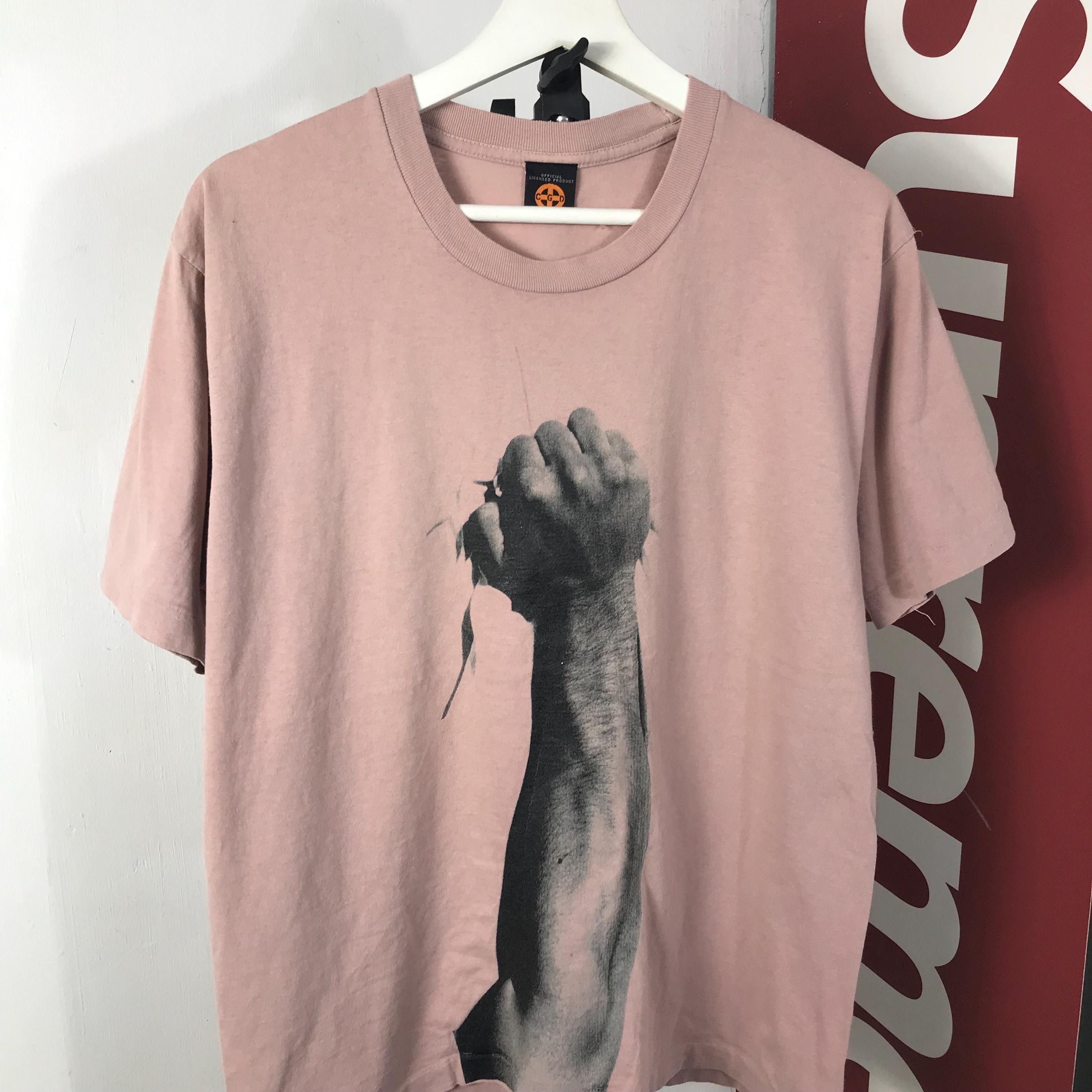 トップス vintage 90s CG Design art tee Vintage 90s CG Design Fashion Portrait T-shirt - Size M - Etsy