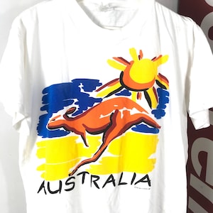Vintage 1995 australian kangaroo logo Pop Magazine Tee/ Fotofolio / Artwork Tee / MoMa/ Size M image 3