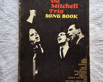 Cancionero del trío Mitchell/35 partituras para piano con acordes de guitarra/Biografía de Robert Shelton/Cantantes populares de Estados Unidos/1964 SC 144 pp