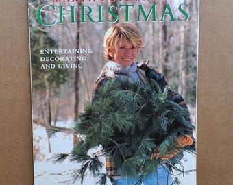 Martha Stewart's Christmas: Entertaining,Decorating and Giving/1989 *1st Paperback Edition 1st Printing*/SC 144pp