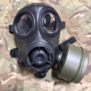 Original British Avon FM12 Respirator GAS MASK SIZE 2 With Filter