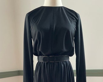 90's Maggy London Jump Suit Size Small to Small/Medium | Vintage 1990s Y2K Black Long Sleeve Jumpsuit