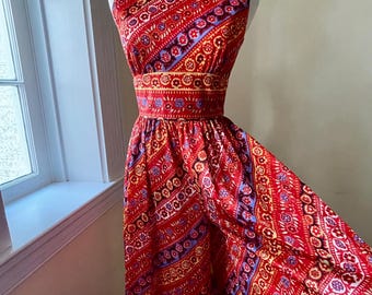 1970's Leo Narducci Palazzo Pant Red Floral Print Jumpsuit Size Extra-Small/Small | Vintage Sleeveless Wide Leg Jumpsuit