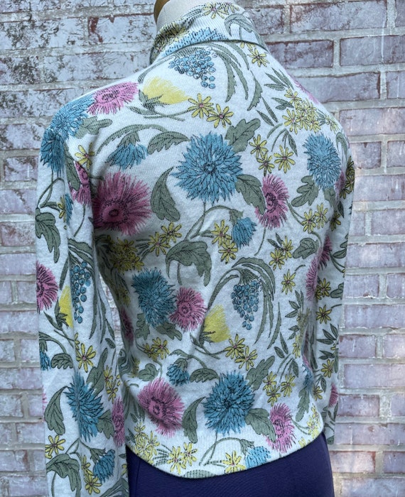 1950's Floral Screen Print Cardigan Sweater | Vin… - image 5