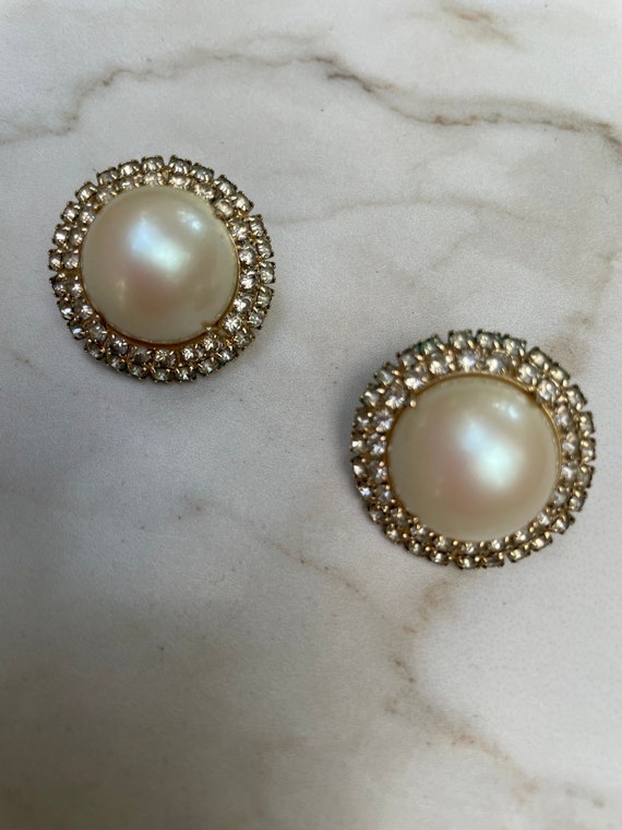 Vintage Faux Pearl and Crystal Clip-On Earrings |… - image 1