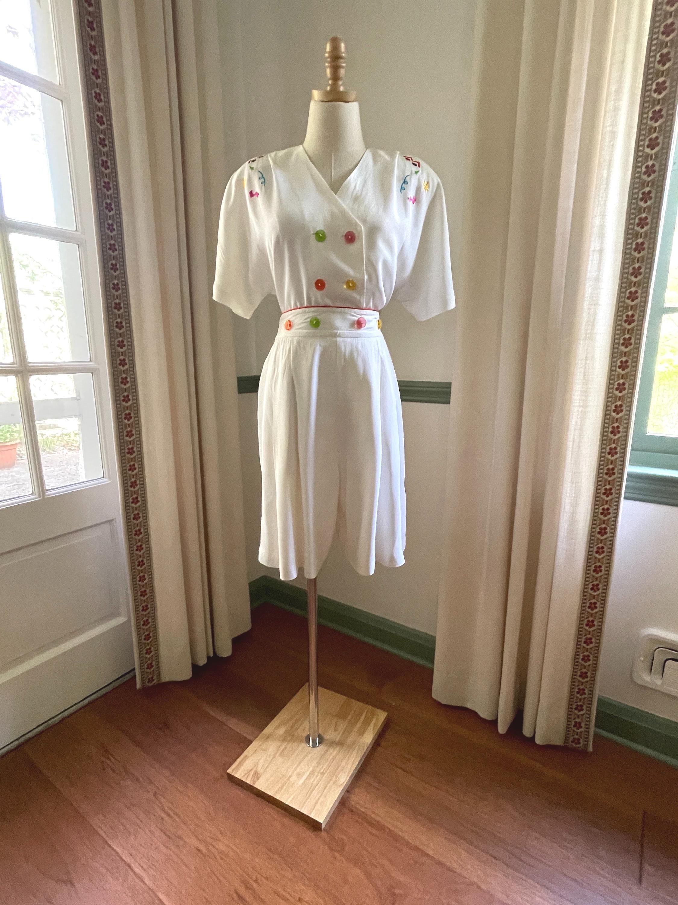 1980's Mod Short Set | Vintage White Abstract or Mod Two-Piece Fiesta Style Bermuda Short Set Size Small