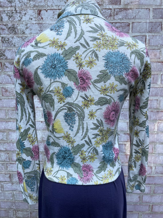 1950's Floral Screen Print Cardigan Sweater | Vin… - image 4