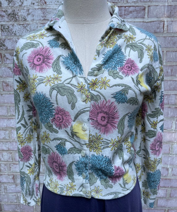 1950's Floral Screen Print Cardigan Sweater | Vin… - image 7