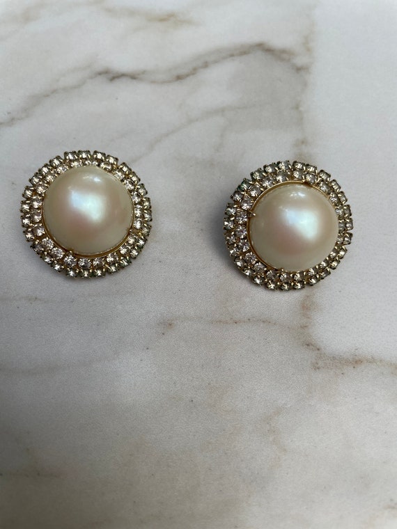 Vintage Faux Pearl and Crystal Clip-On Earrings |… - image 2