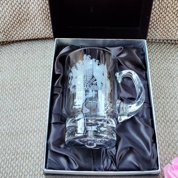 Etched Glass Tankard in Presentation Box, Queen Elizabeth II Silver Jubilee 1977