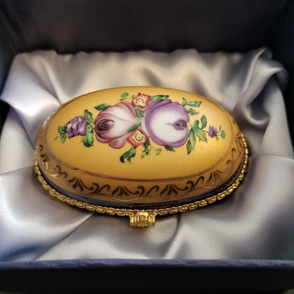 Porcelain Trinket Box, pearly yellow with rose pattern & hinged lid, gift boxed