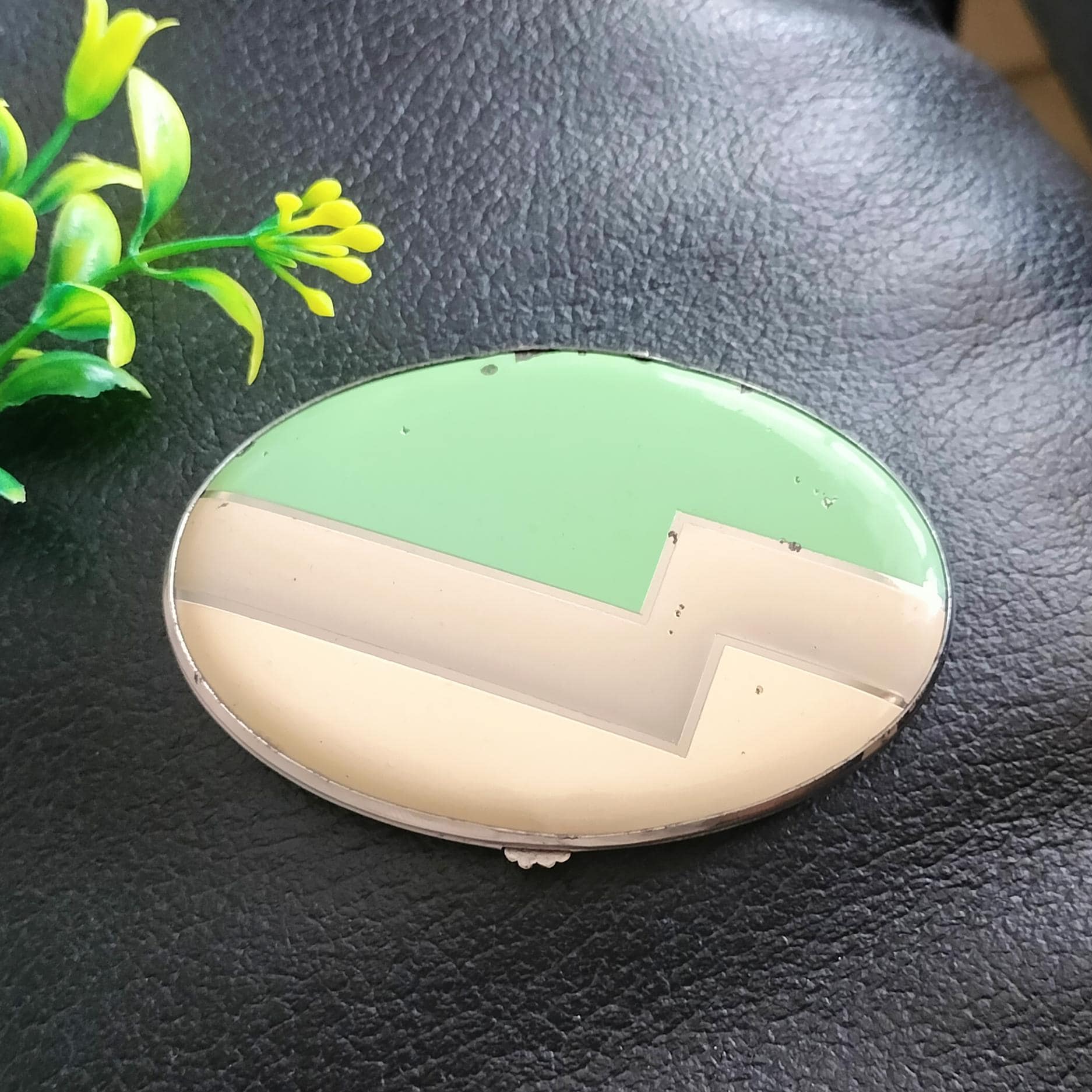 Gwenda Compact - Etsy