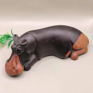 Handgeschnitztes Holzflusspferd, liegendes afrikanisches Nilpferd, Geschenk für Tierliebhaber