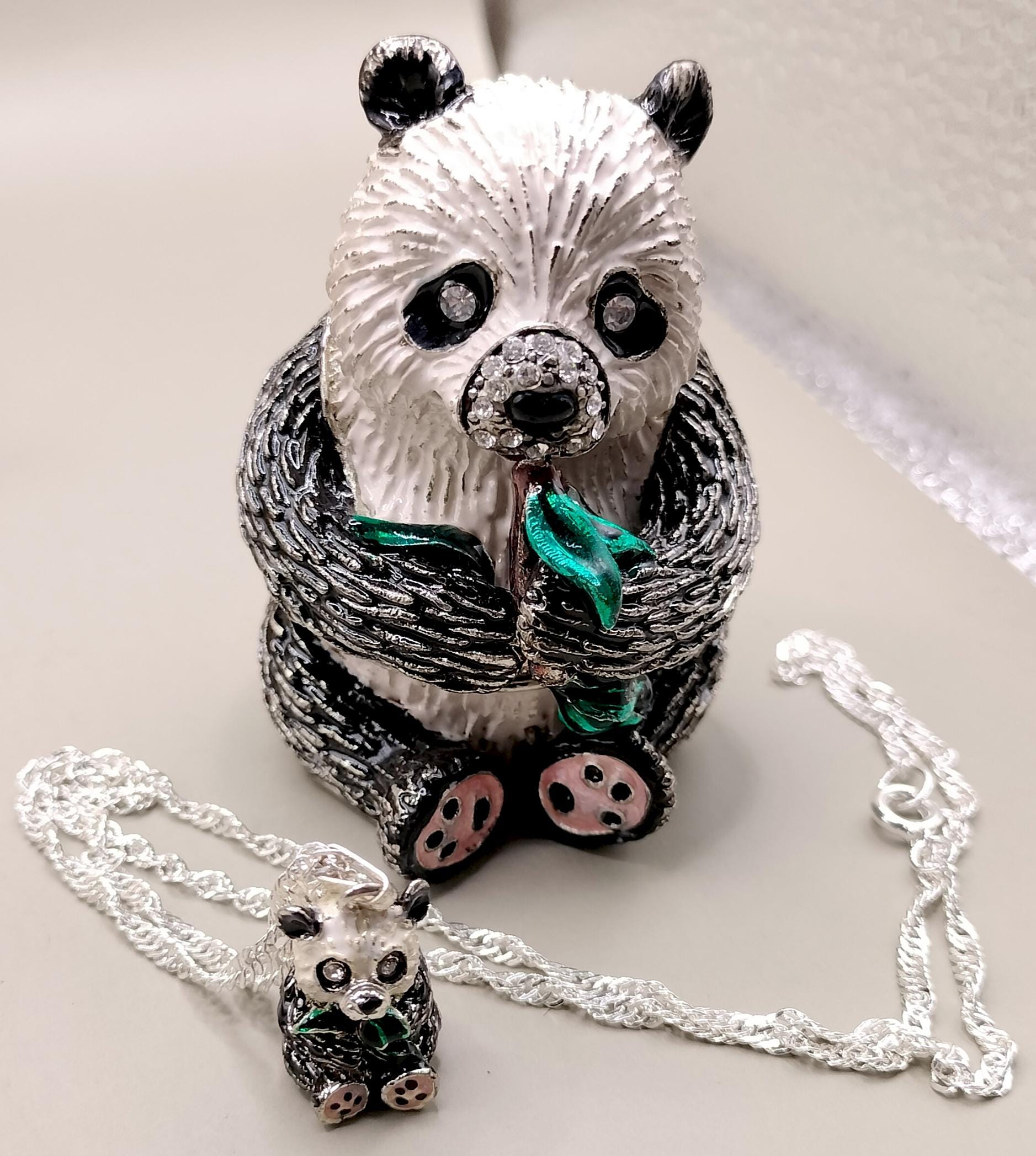 クマの小物入れとマッチするネックレス、Arora Designs Hidden 