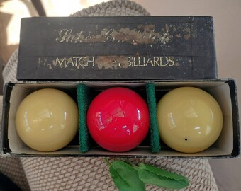 Carom Billiard Balls, Super Crystalate, match play trio, original vintage box