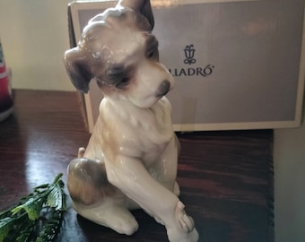 Lladro New Friend, beautiful vintage figurine, made in Spain, original box