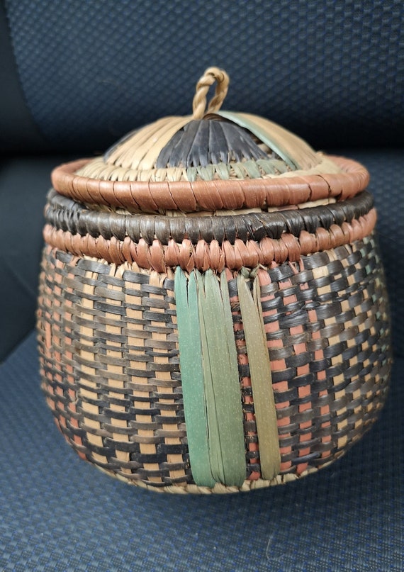 Small Round Basket With Pull off Lid Unusual Tipped Shape Etsy UK