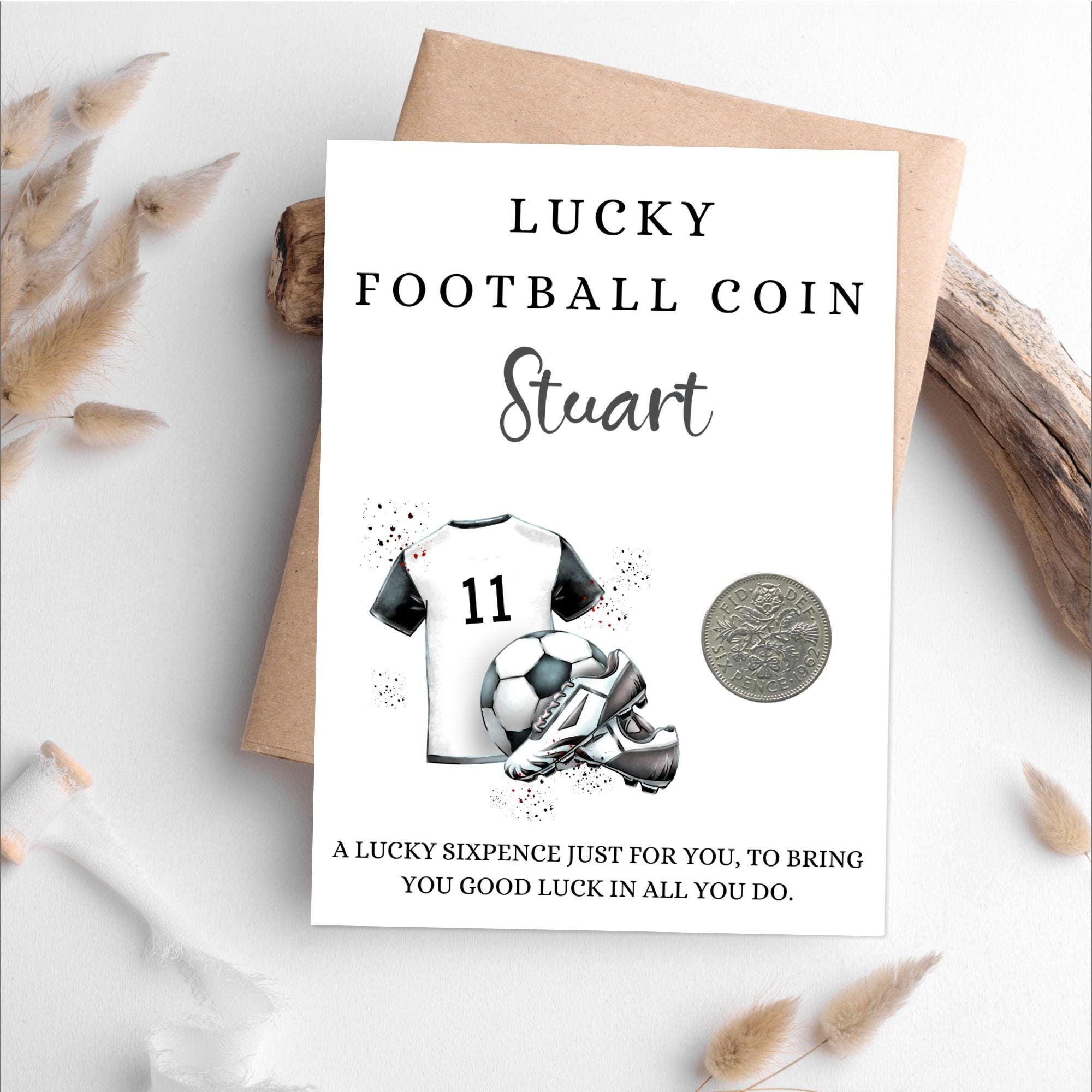 Fußball Geschenk für Sohn Ehemann Vater - Lucky Sixpence Münze - Personalisiertes Fußball Geschenk für Männer Jungen - Strumpffüller Für Jugendliche