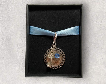 Bruid boeket charme - Sixpence voor bruid op trouwdag - iets blauw voor bruid - bruids douche cadeau voor bruid te zijn