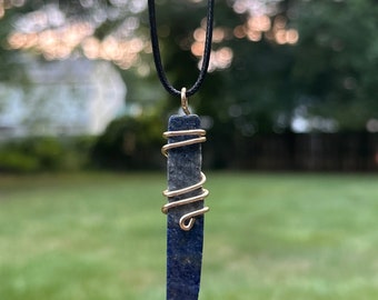 Blue Lapis Lazuli Chakra Crystal gold tone Wire Wrap Pendant Necklace HANDMADE Love