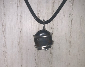 Collar artesanal de cristal de pietersita natural pulido, raro, con alambre plateado, piedra curativa de Namibia, energizada con reiki.