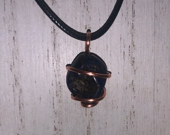 Collar de cristal de pietersita pulido natural raro hecho a mano con alambre de cobre puro, piedra curativa de Namibia cargada con reiki.