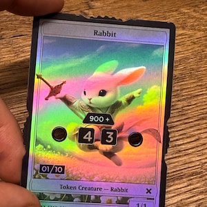 Token de coelho metalizado serializado (X/10) com exibição de número (0-999) – Magic the Gathering