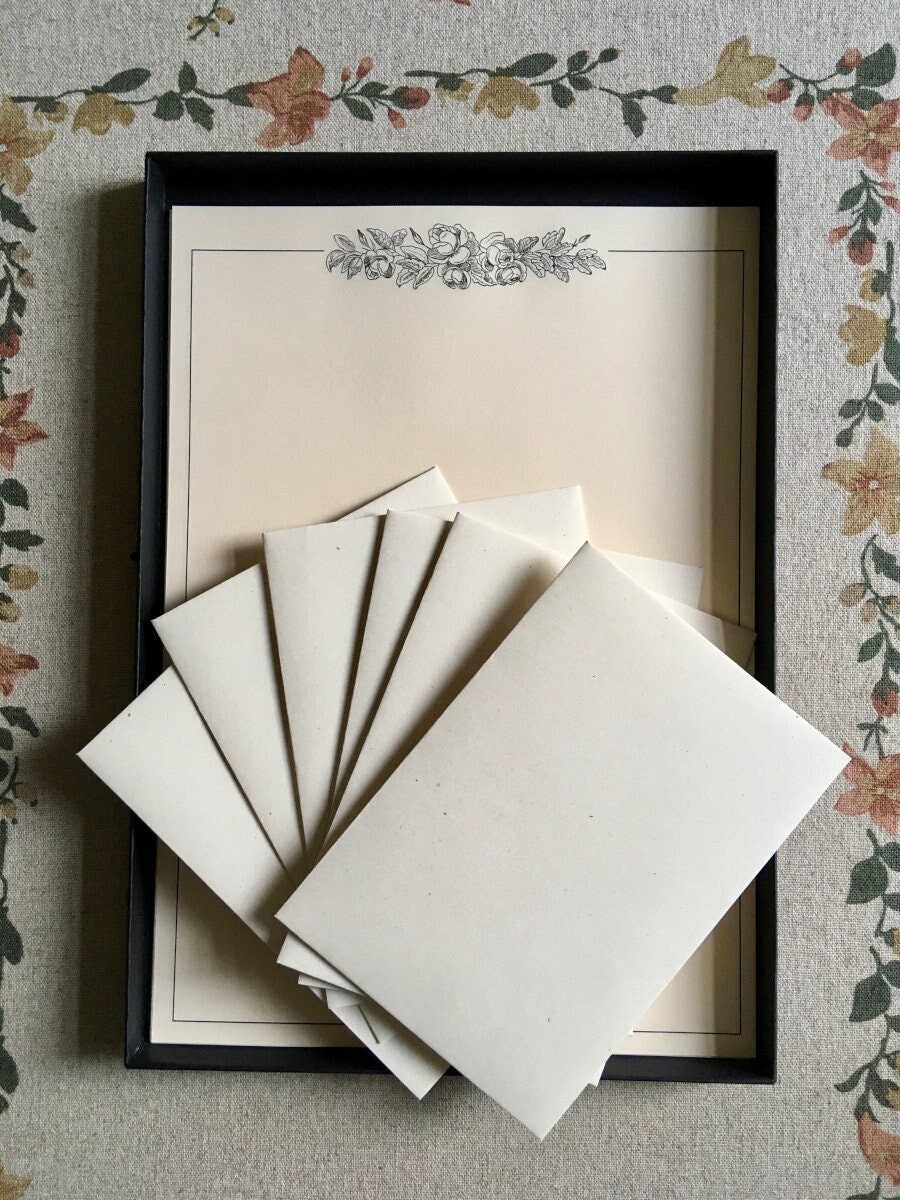 Floral Garland Illustration - Victorian Style Writing Paper Set with Envelopes - A4