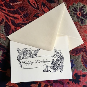 Carte de joyeux anniversaire (intérieur vierge) anges anges victoriens illustration