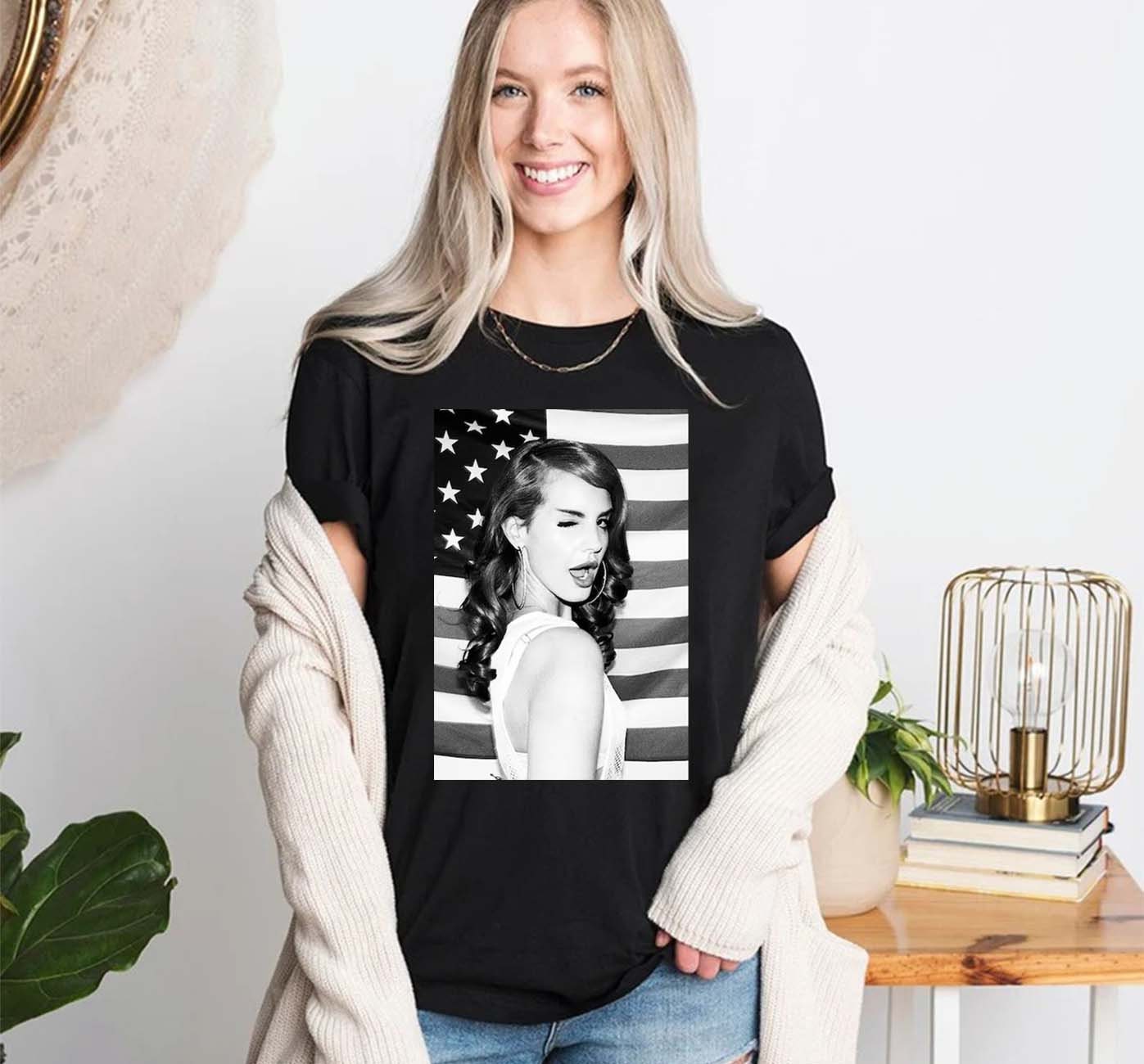 Discover Lana Del Rey T-Shirt, Lana Del Rey Fanart Shirt, Lana Del Rey 2023 T-Shirt