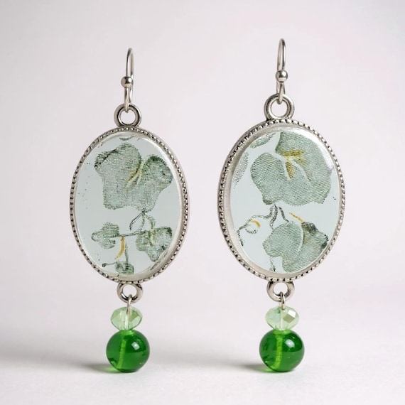 Beautiful Vintage Correlle Callaway Green Ivy Broken China  Earrings on Silver Alloy Bezel