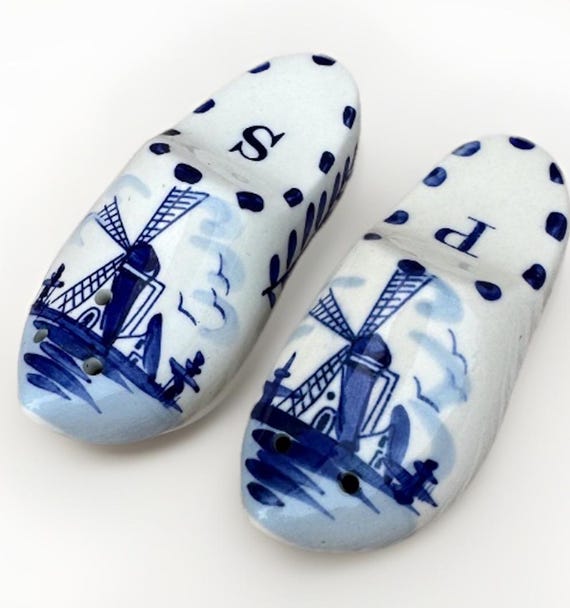Holland Delft Blue Pair Of Shoes Porcelain 3in long x 1in wide Windmill
