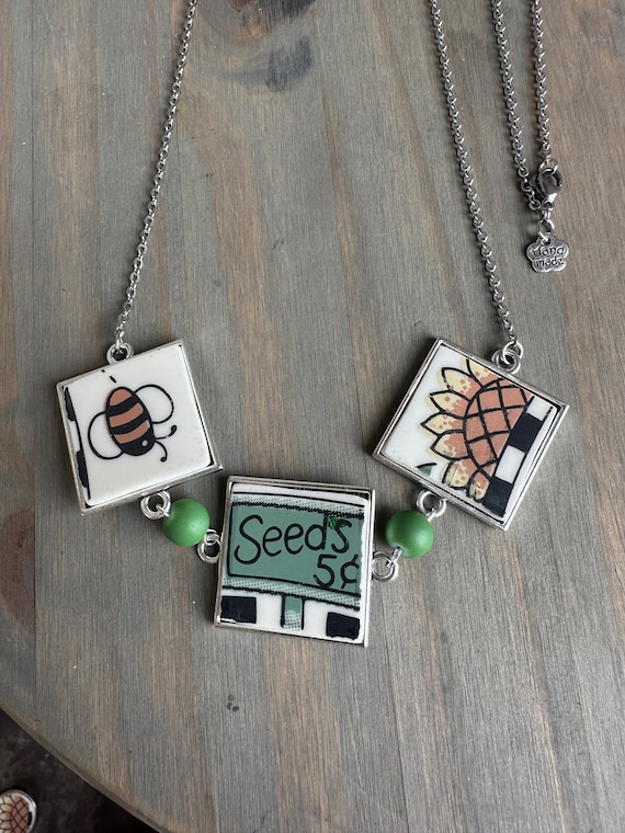 Vintage Correlle Sunblossoms Statement necklace, bee/sunflower