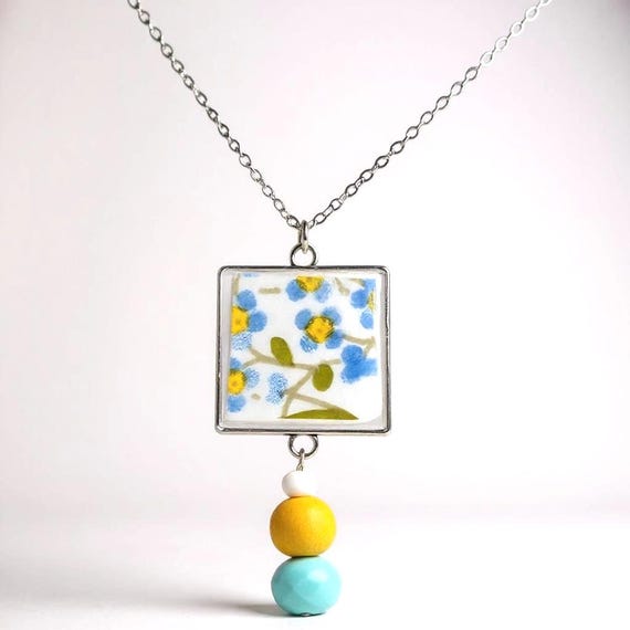 Corelle Wildflower Broken China Jeaelry, Handmade Floral Pendant Necklace, Upcycled 1970s Corelle Plate