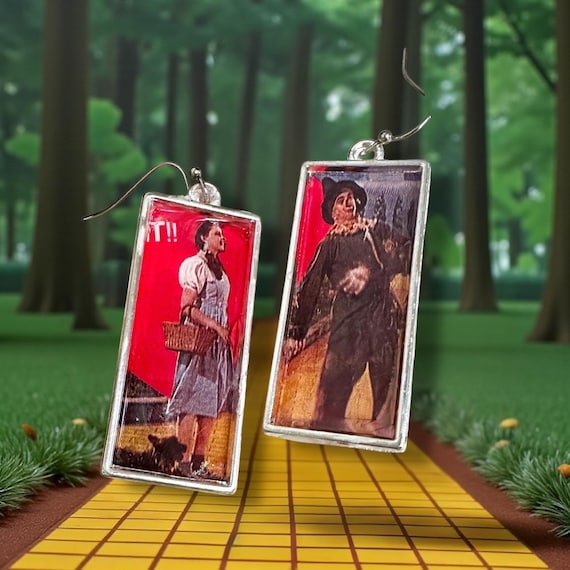 1988 Wizard of Oz  Valentine Statement Gold Earrings Dorthy