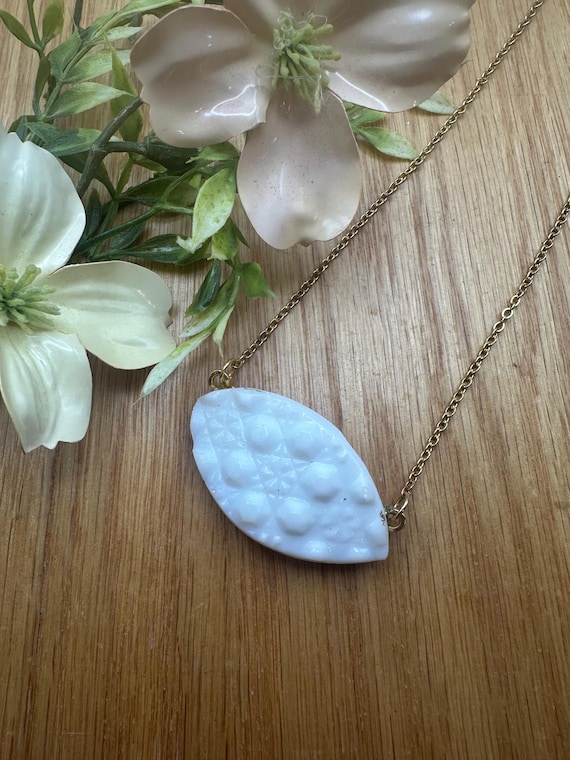 Elegant Fenton Candlestick Broken China Necklace