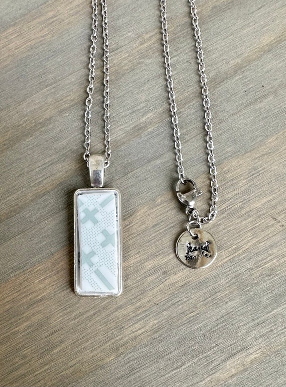 Unique Broken China a vintage Rare 1970s  Correlle “Dutch Lattice” plate silver pendant necklace