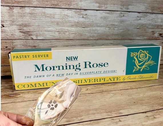 NIB! Pastry Pie Server!  Vintage ONEIDA Silver plate Morning Rose Exc