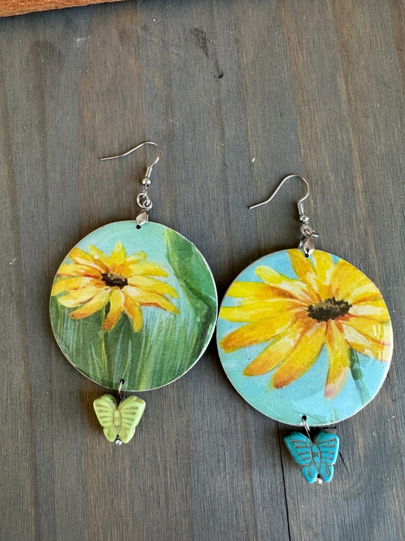 Adorable Vintage Children’s book Wood Earrings /spring/daisy/flower