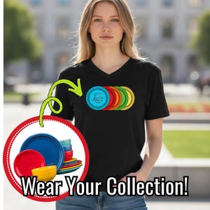 Camiseta vintage inspirada en Fiestaware, camiseta retro con el logo de Fiesta, camisa con platos coloridos, regalo para amantes de Fiestaware, ropa de colección, Fiesta Kitchen