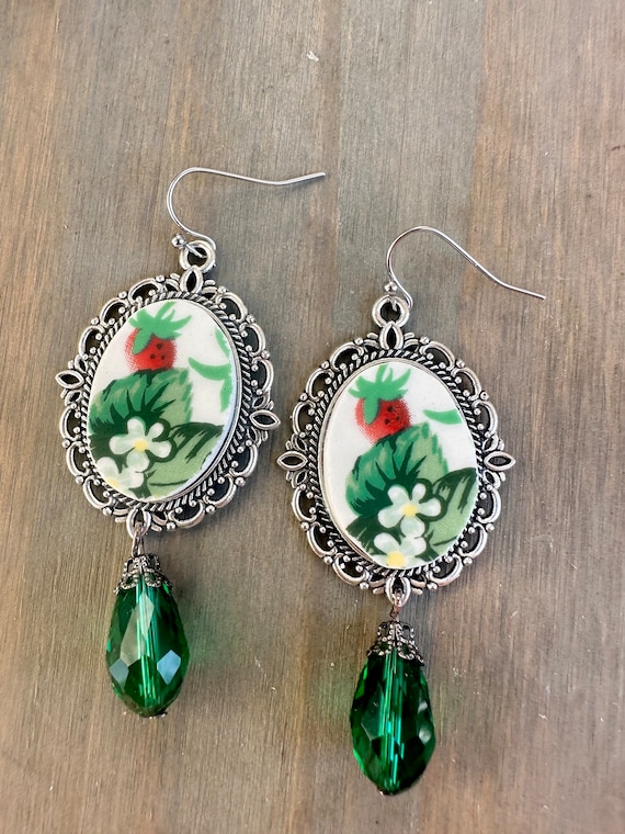 Vintage Tabletops Unlimited Very Strawberry  Plate Broken China Earrings