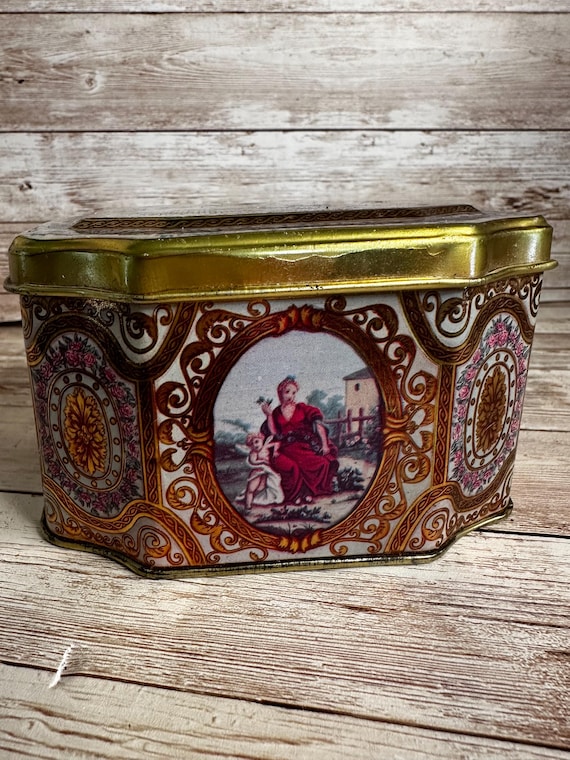 Vintage Meister Brazil 8 Sided Cupid Cherubs in Garden Couple Decorative Lid Tin