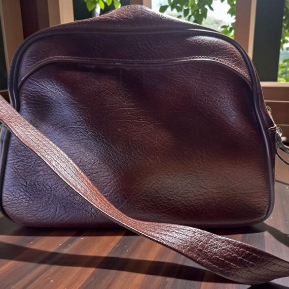 American Tourister Escort Vtg Brown Leather Carry on Bag Luggage