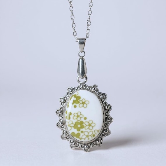 Unique 1970s Vintage Correlle Spring Blossom Broken china silver necklace