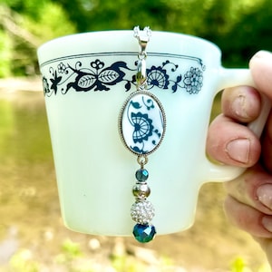 Beautiful one of a kind 1970s Correlle Old Town Blue, Onion Pattern Pendant necklace with silver findings and glass beads